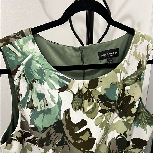 Connected Apparel Green Floral Dress - Picture 2 of 11